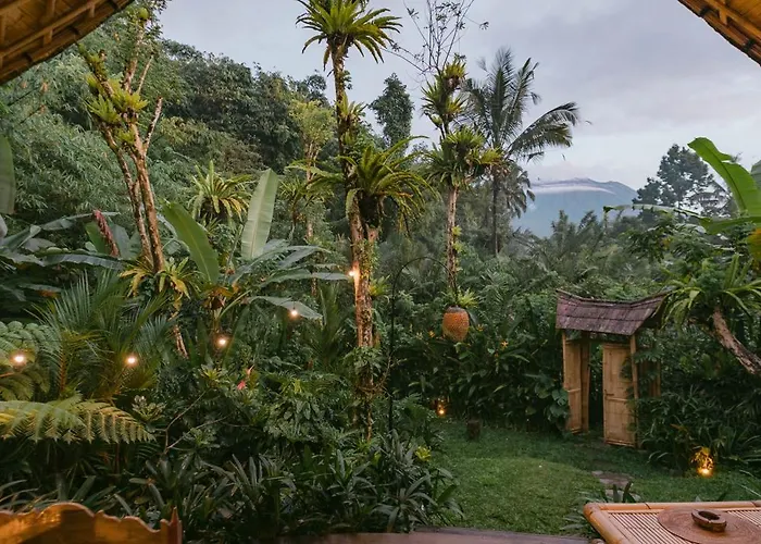 Arcada Bali Bamboo House Villa *